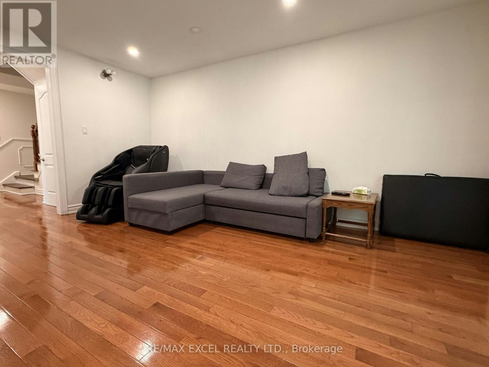 50 Shootfield Crescent, Toronto, ON, M1S 4E2 - 5