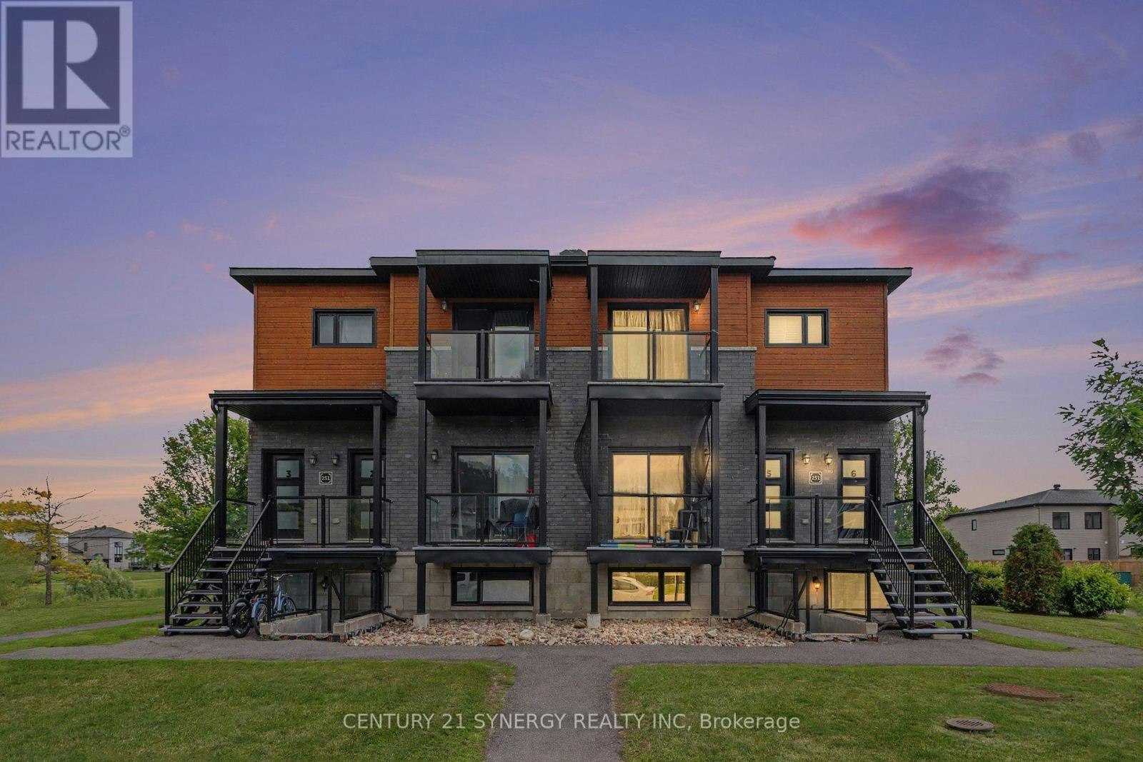 4-251 Capri Avenue, Russell, ON, K0A 1W0 - 2