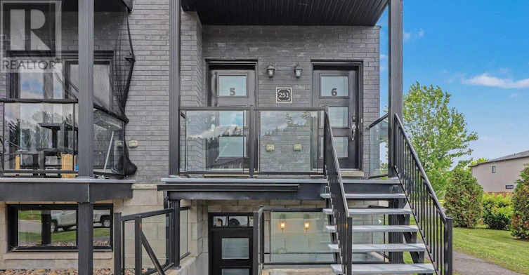 4-251 Capri Avenue, Russell, ON, K0A 1W0 - 4