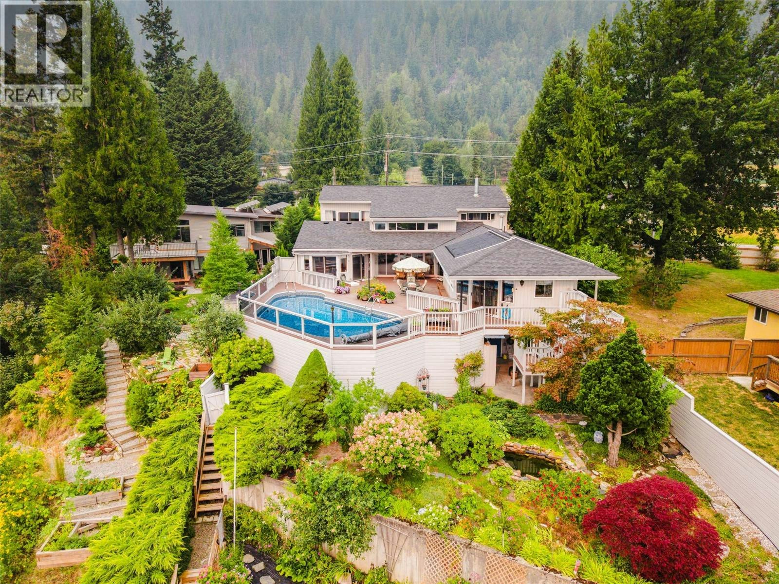 1896 3a Highway, Nelson, BC, V1L 6K1