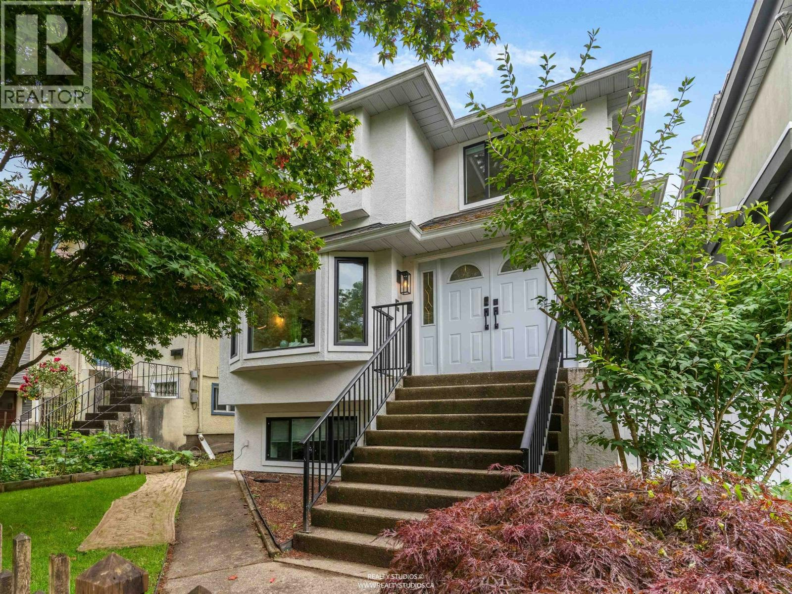 4588 James Street, Vancouver, BC, V5V 3J3