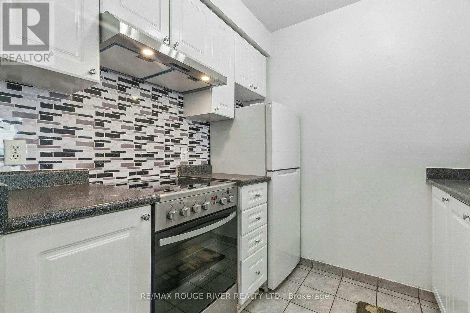 2301-1 Lee Centre Drive, Toronto, ON, M1H 3J2 - 13