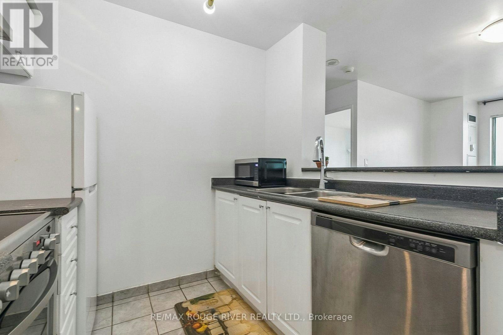 2301-1 Lee Centre Drive, Toronto, ON, M1H 3J2 - 14