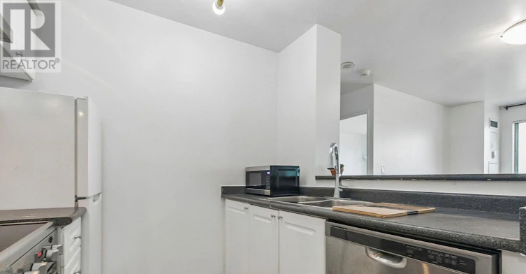2301-1 Lee Centre Drive, Toronto, ON, M1H 3J2 - 14