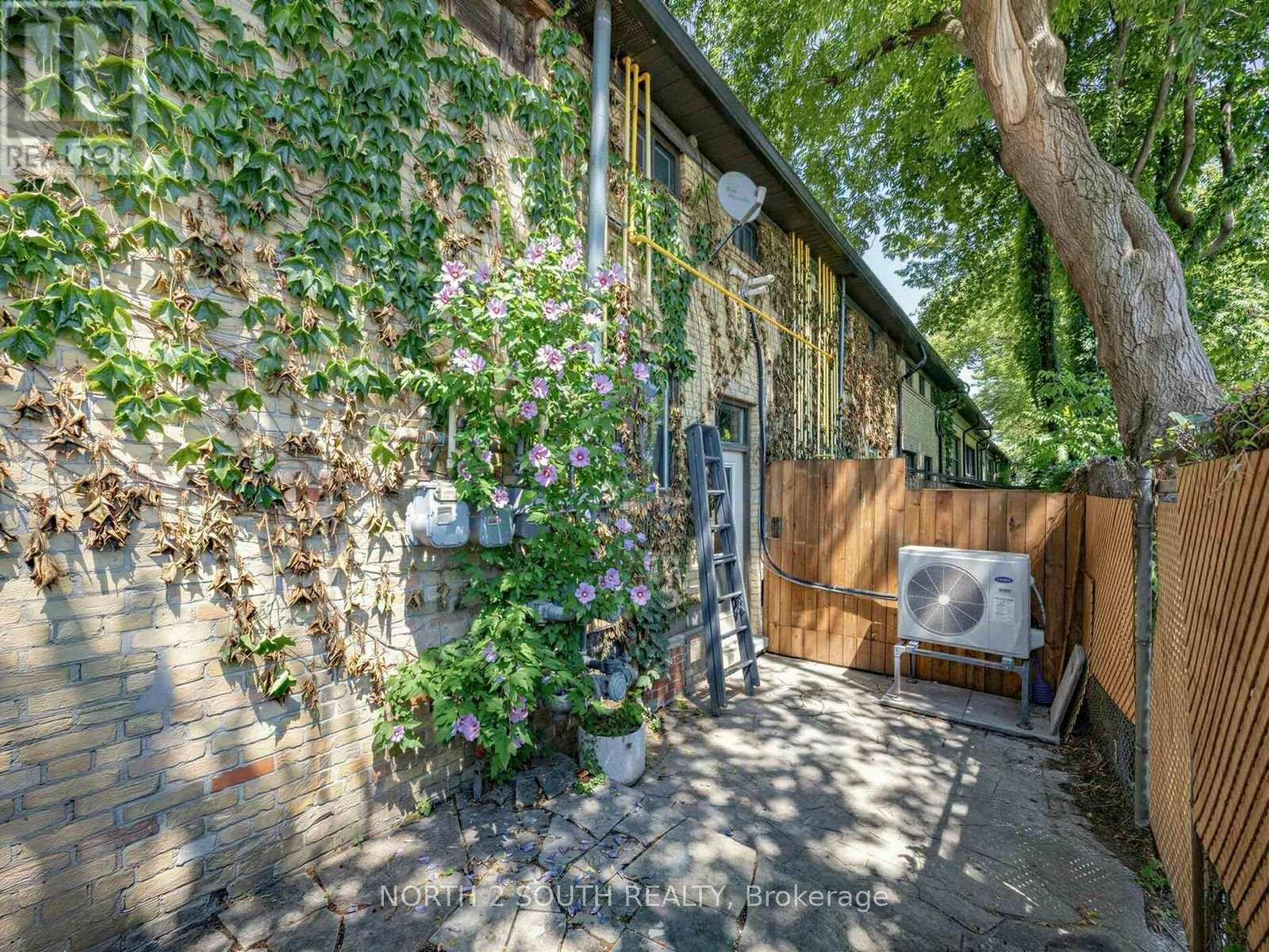 123-347 Sorauren Avenue, Toronto, ON, M6R 2G5 - 25