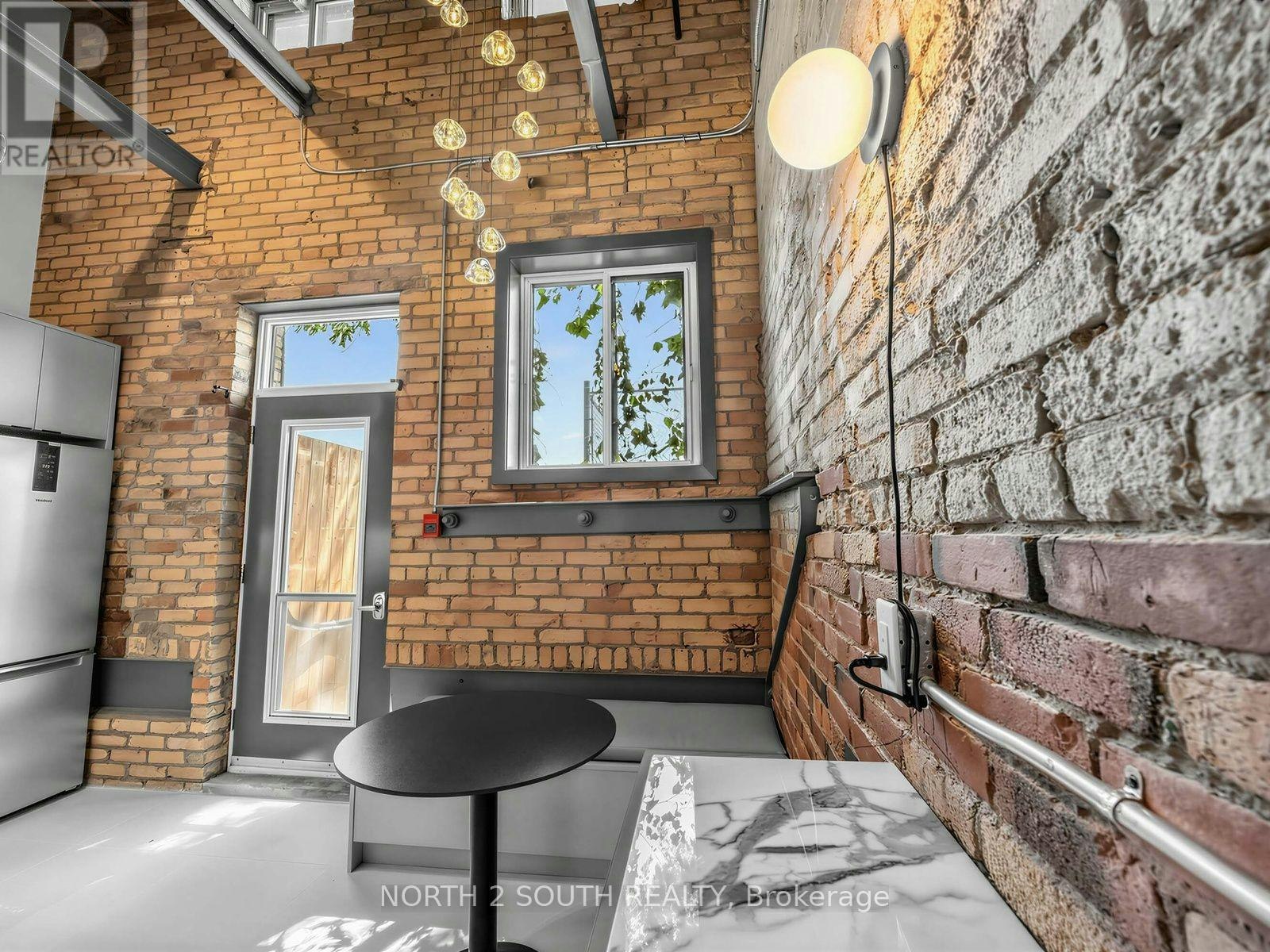 123-347 Sorauren Avenue, Toronto, ON, M6R 2G5 - 21
