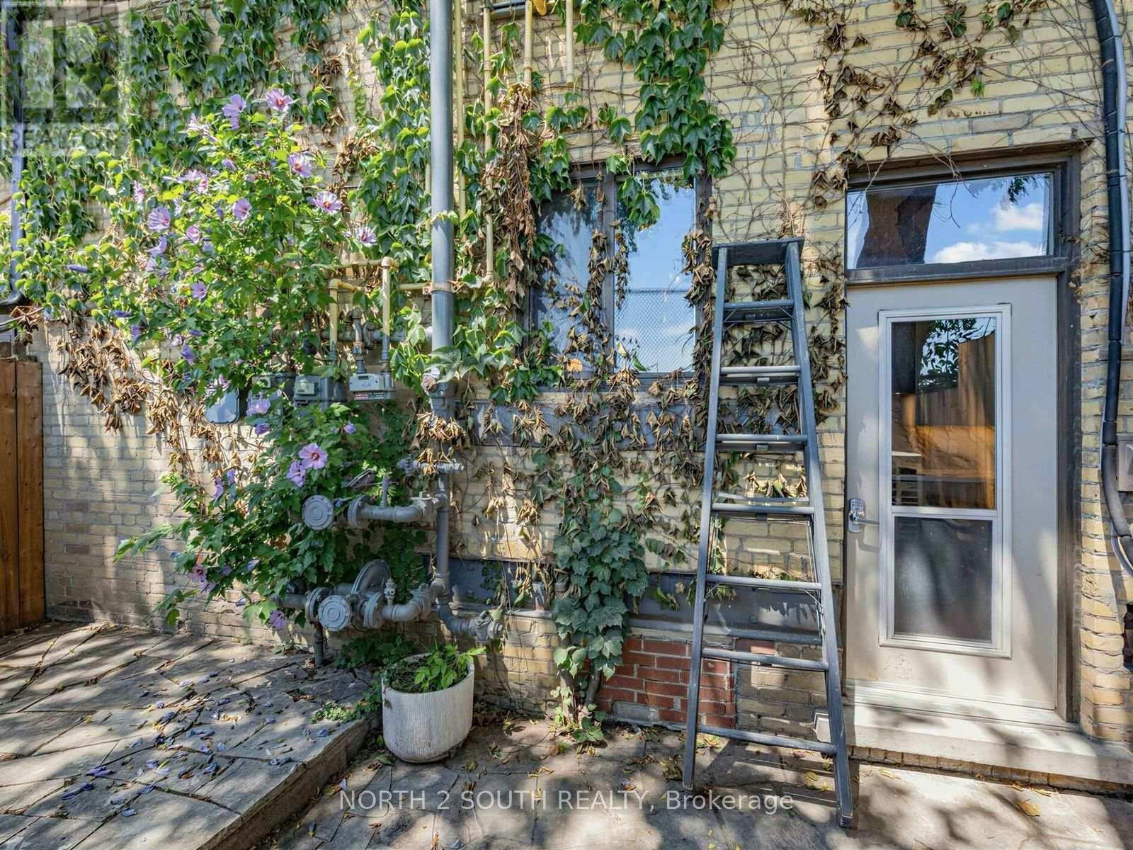 123-347 Sorauren Avenue, Toronto, ON, M6R 2G5 - 24