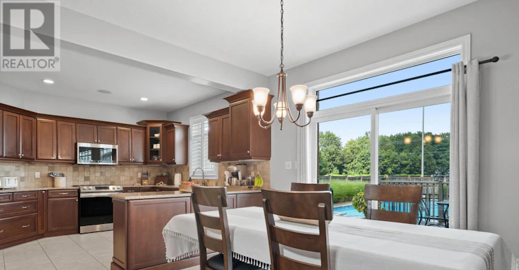 12 Ashwood Crescent, Komoka, ON, N0M 2A0 - 7