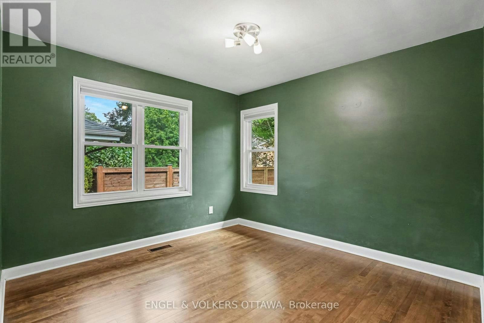 524 Penhill Avenue, Ottawa, ON, K1G 0V6 - 9