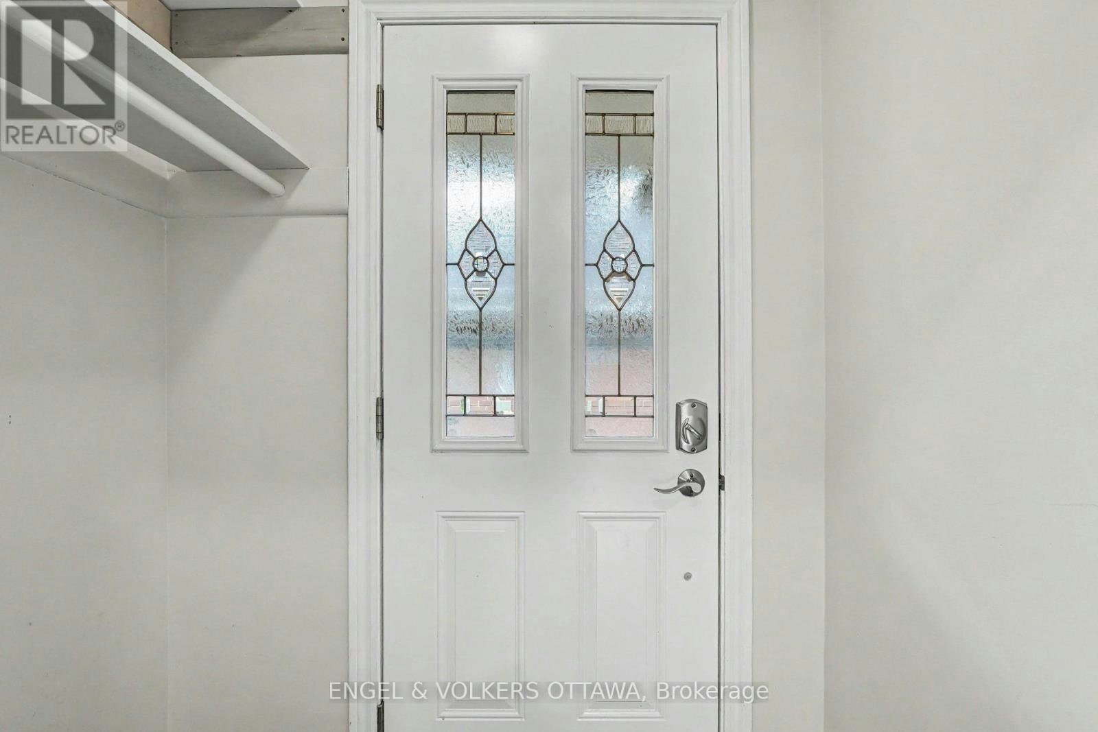 524 Penhill Avenue, Ottawa, ON, K1G 0V6 - 2