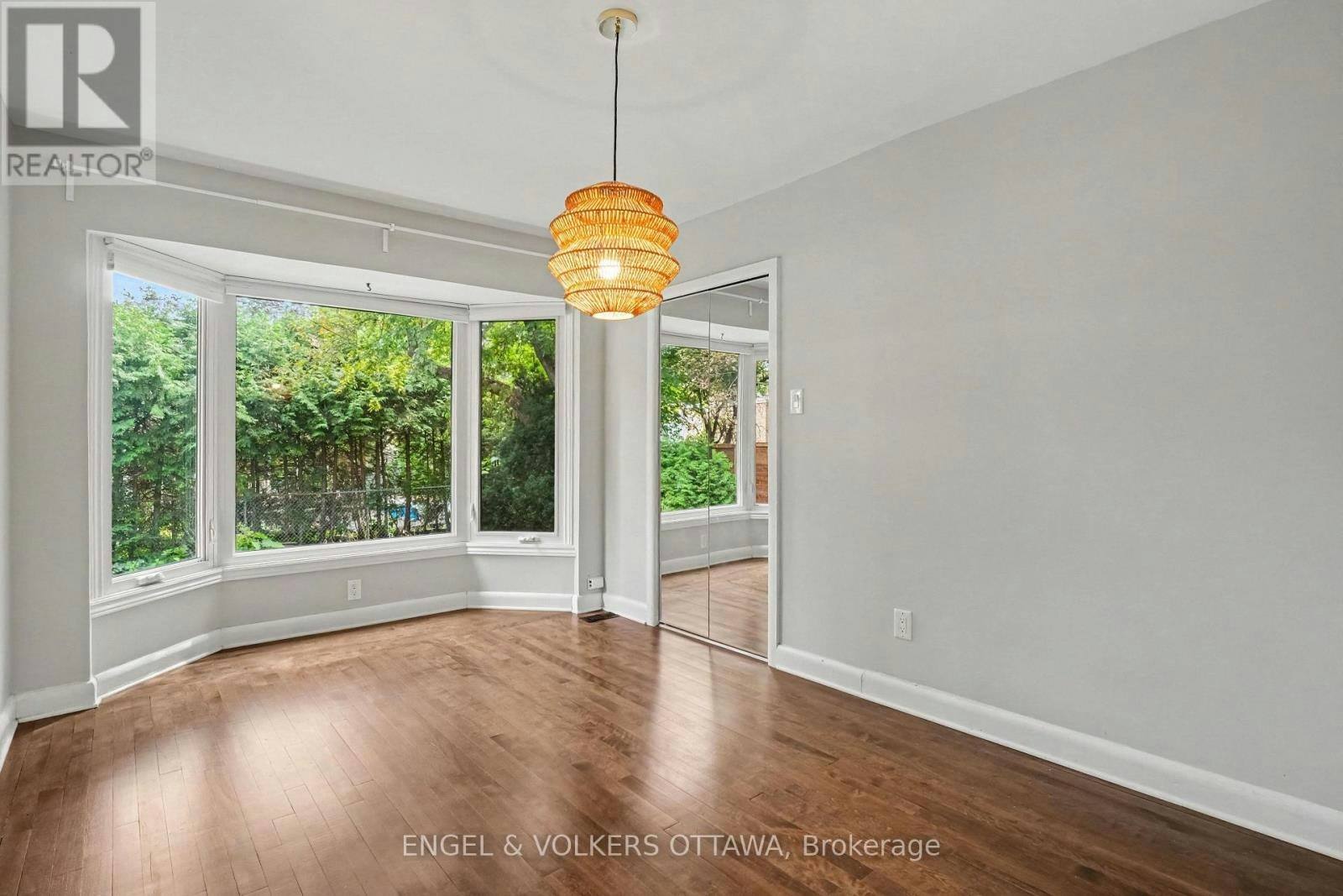 524 Penhill Avenue, Ottawa, ON, K1G 0V6 - 7