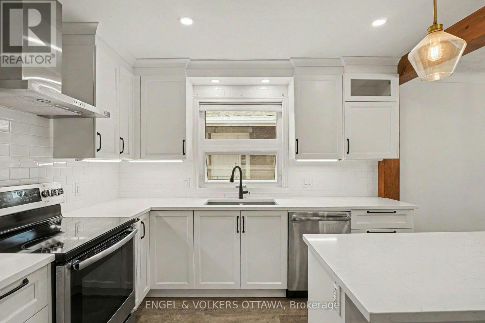524 Penhill Avenue, Ottawa, ON, K1G 0V6 - 6