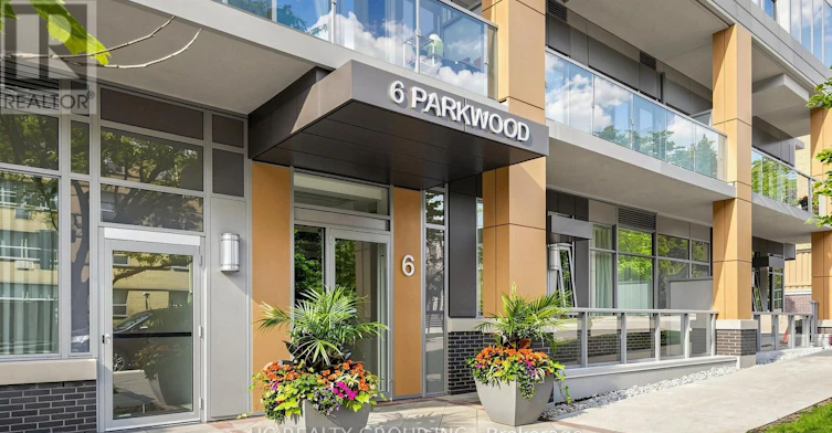 701-6 Parkwood Avenue, Toronto, ON, M4V 0A3 - 2