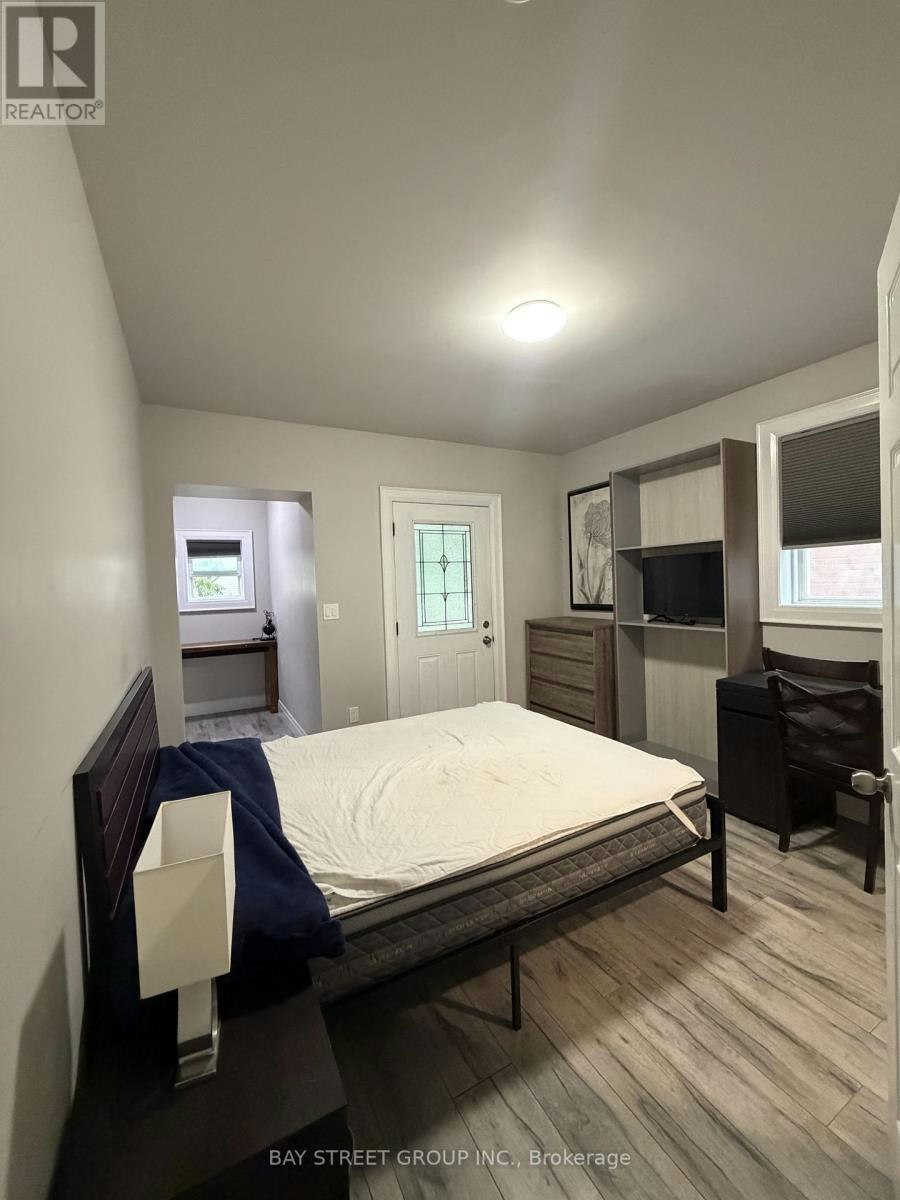 MAIN And Lower 33 Dalton Road, Toronto, ON, M5R 2Y8 - 6