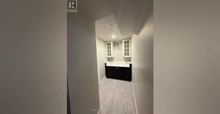 MAIN And Lower 33 Dalton Road, Toronto, ON, M5R 2Y8 - 15