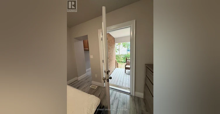 MAIN And Lower 33 Dalton Road, Toronto, ON, M5R 2Y8 - 10