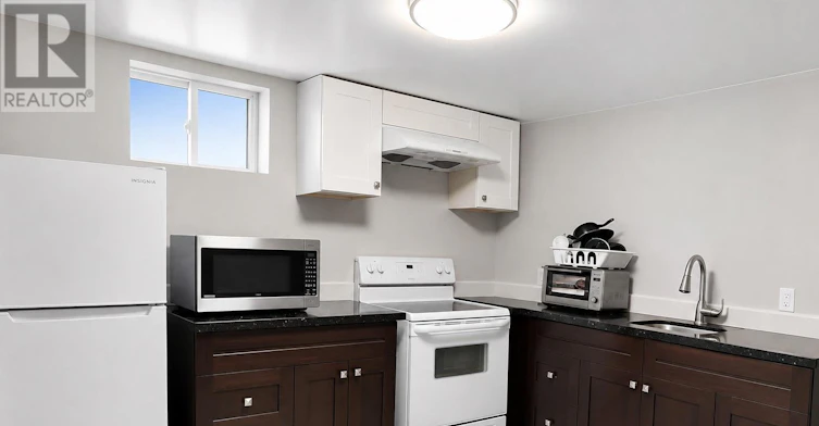 MAIN And Lower 33 Dalton Road, Toronto, ON, M5R 2Y8 - 2