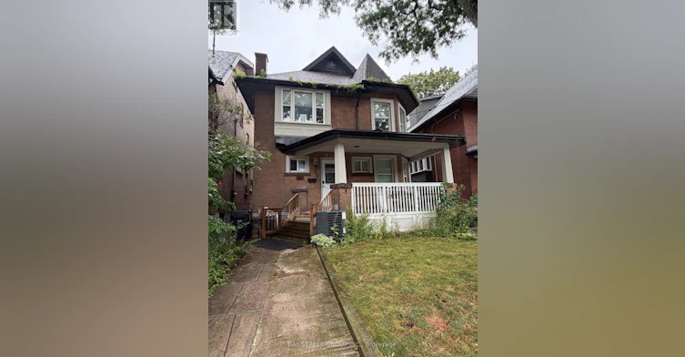 MAIN And Lower 33 Dalton Road, Toronto, ON, M5R 2Y8