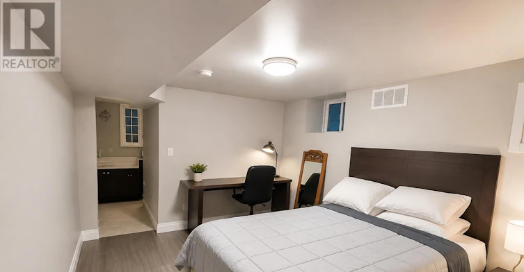 MAIN And Lower 33 Dalton Road, Toronto, ON, M5R 2Y8