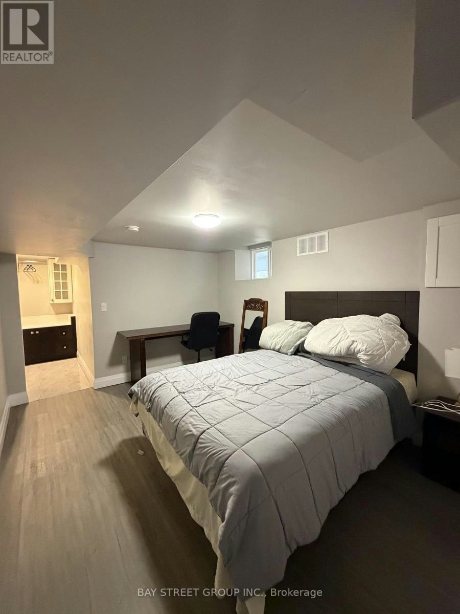 MAIN And Lower 33 Dalton Road, Toronto, ON, M5R 2Y8 - 13