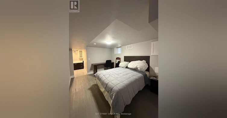 MAIN And Lower 33 Dalton Road, Toronto, ON, M5R 2Y8 - 13