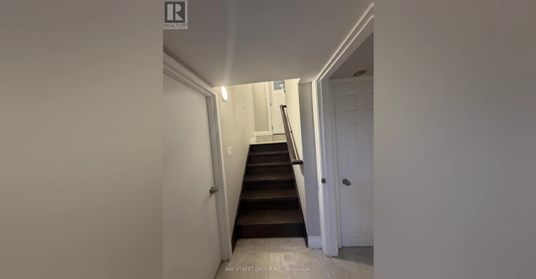 MAIN And Lower 33 Dalton Road, Toronto, ON, M5R 2Y8 - 12