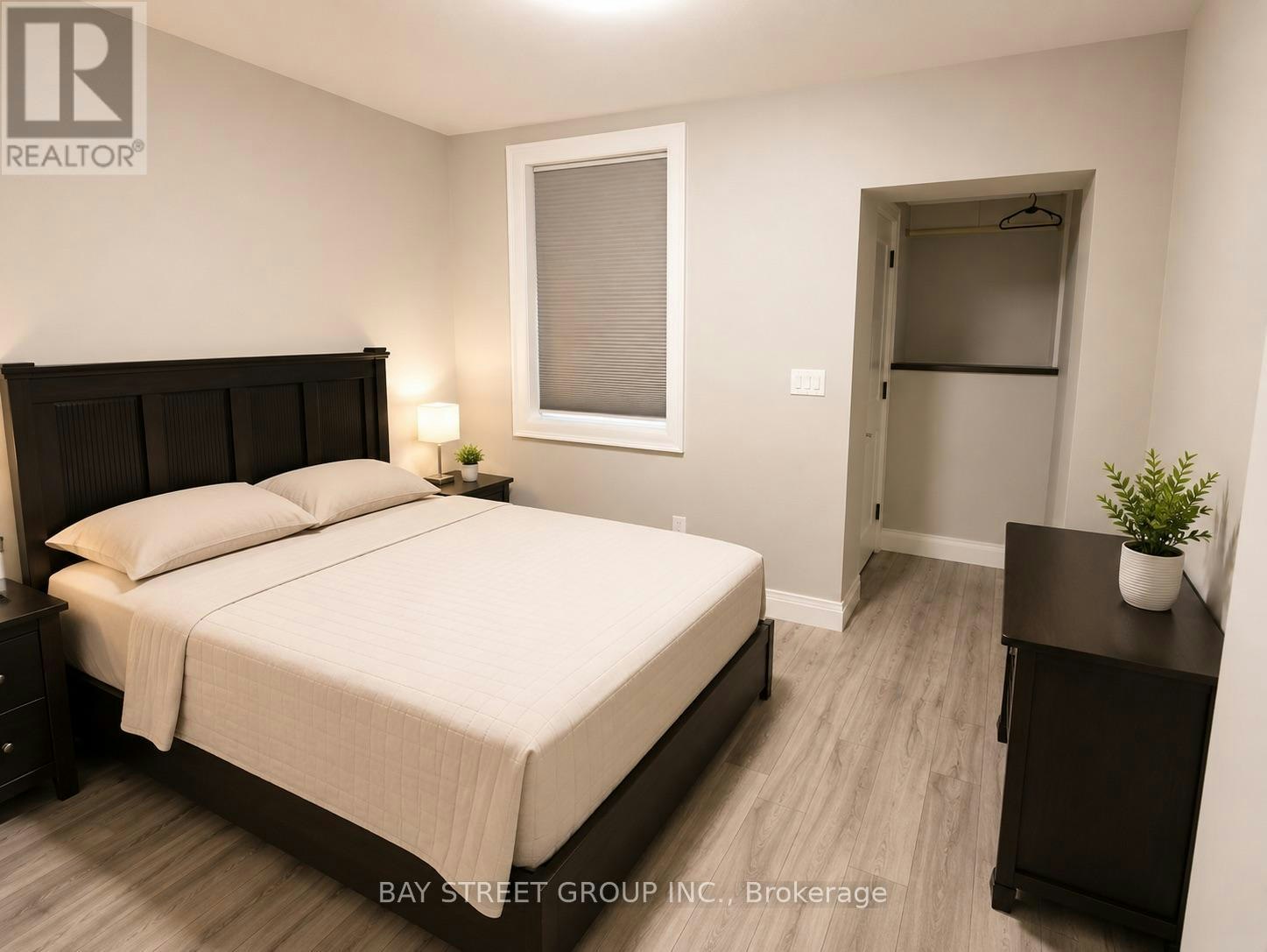 MAIN And Lower 33 Dalton Road, Toronto, ON, M5R 2Y8 - 5