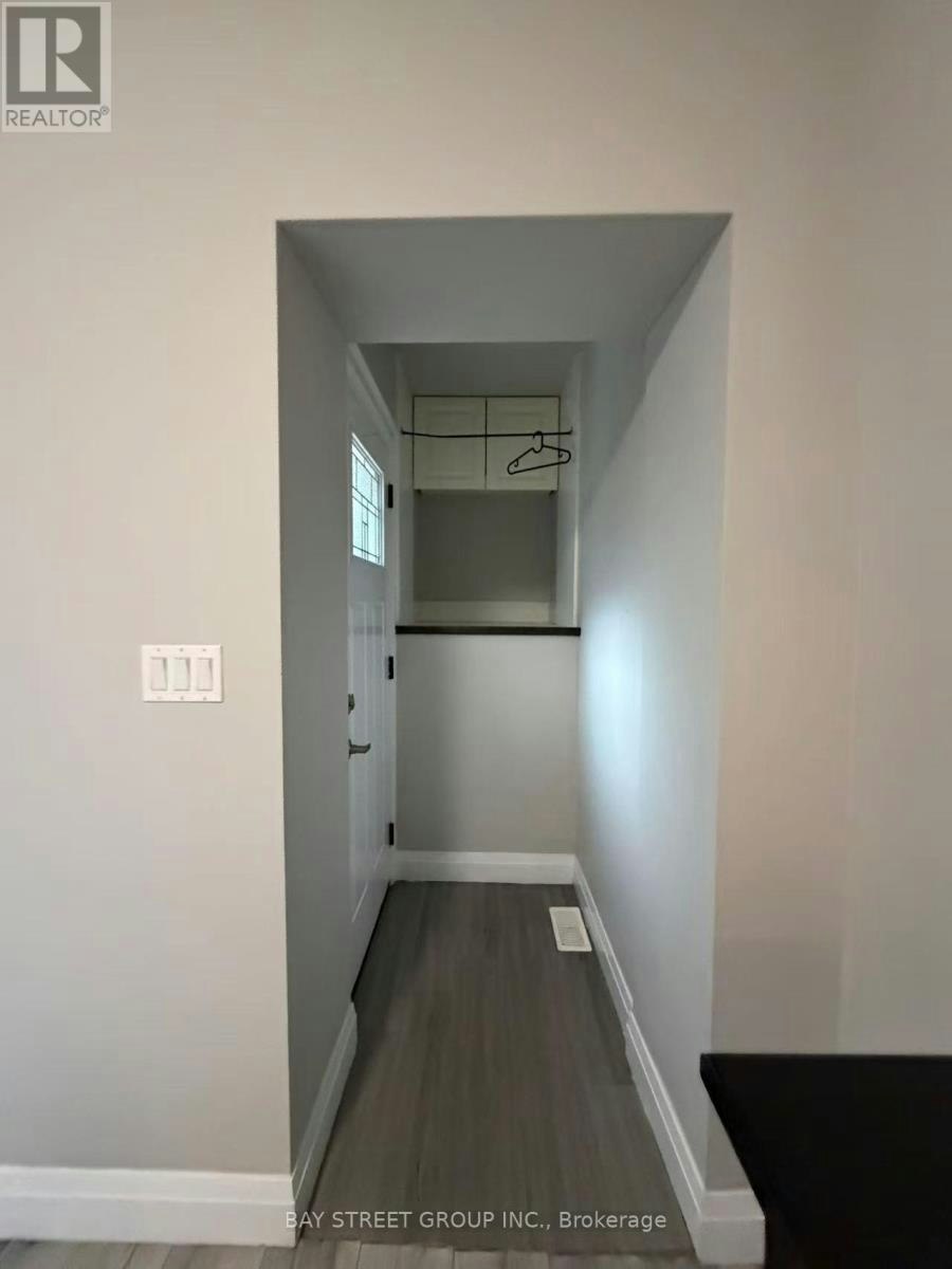 MAIN And Lower 33 Dalton Road, Toronto, ON, M5R 2Y8 - 4