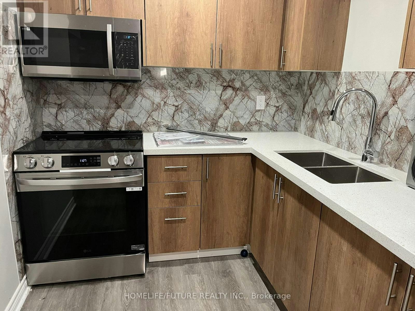 BSMT-2 Hoover Park Drive, Whitchurch-Stouffville, ON, L4A 1S1 - 10