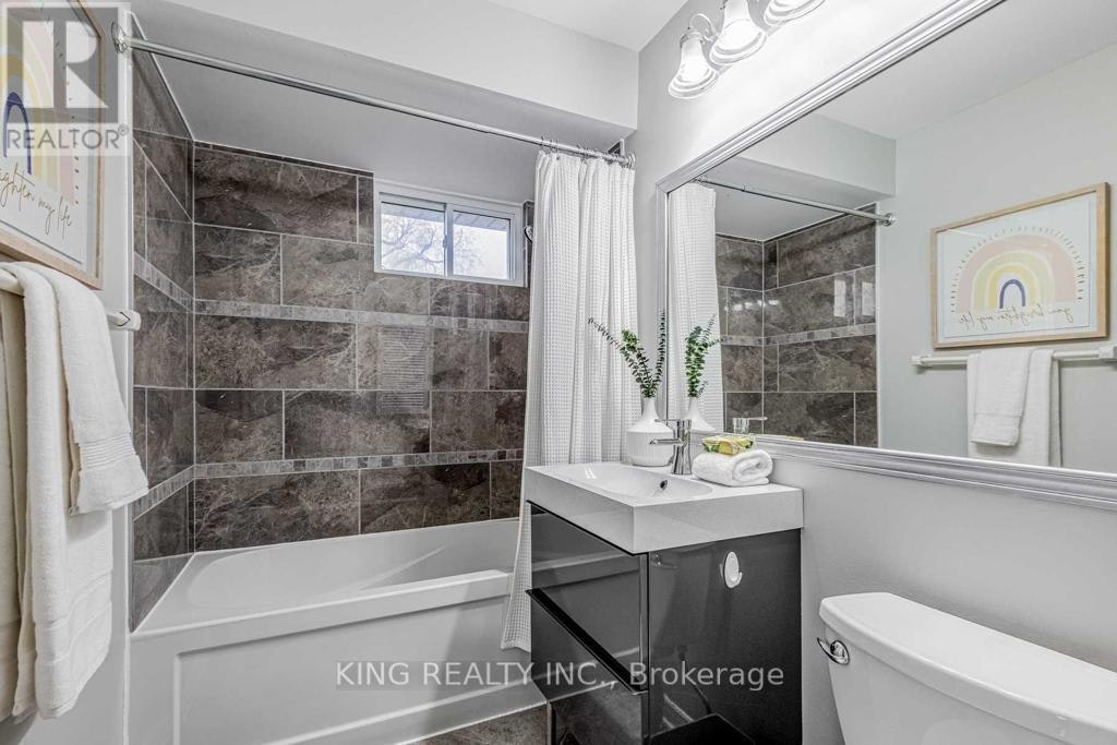 13 Brookland Drive W, Brampton, ON, L6T 2M4 - 2