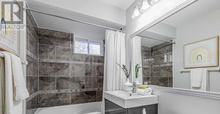 13 Brookland Drive W, Brampton, ON, L6T 2M4 - 2