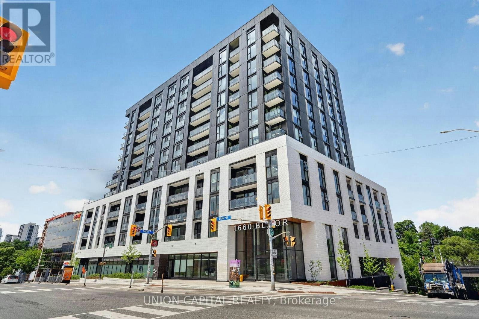 910-1660 Bloor Street W, Toronto, ON, M6P 0C6