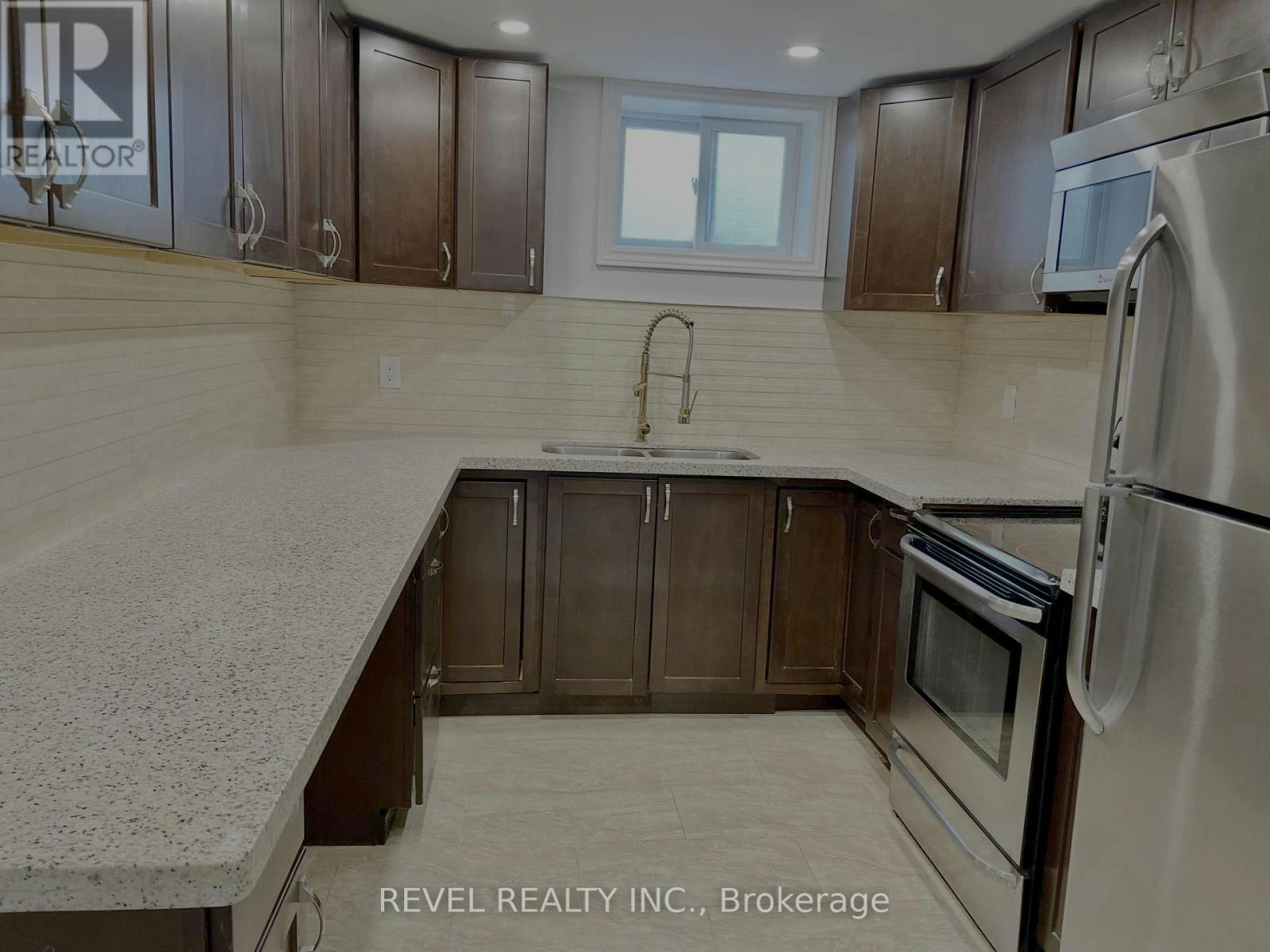 LOWER-636 Scarlett Road S, Toronto, ON, M9P 2S9 - 7