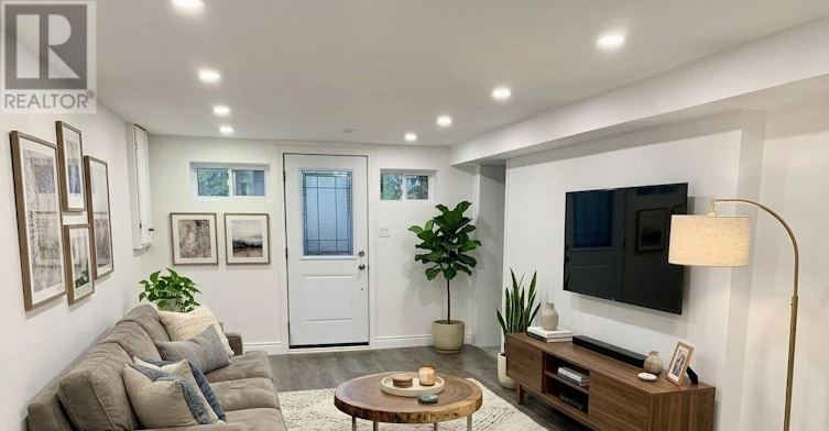 LOWER-636 Scarlett Road S, Toronto, ON, M9P 2S9 - 2
