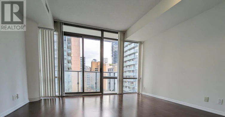 906-832 Bay Street, Toronto, ON, M5S 1Z6 - 3