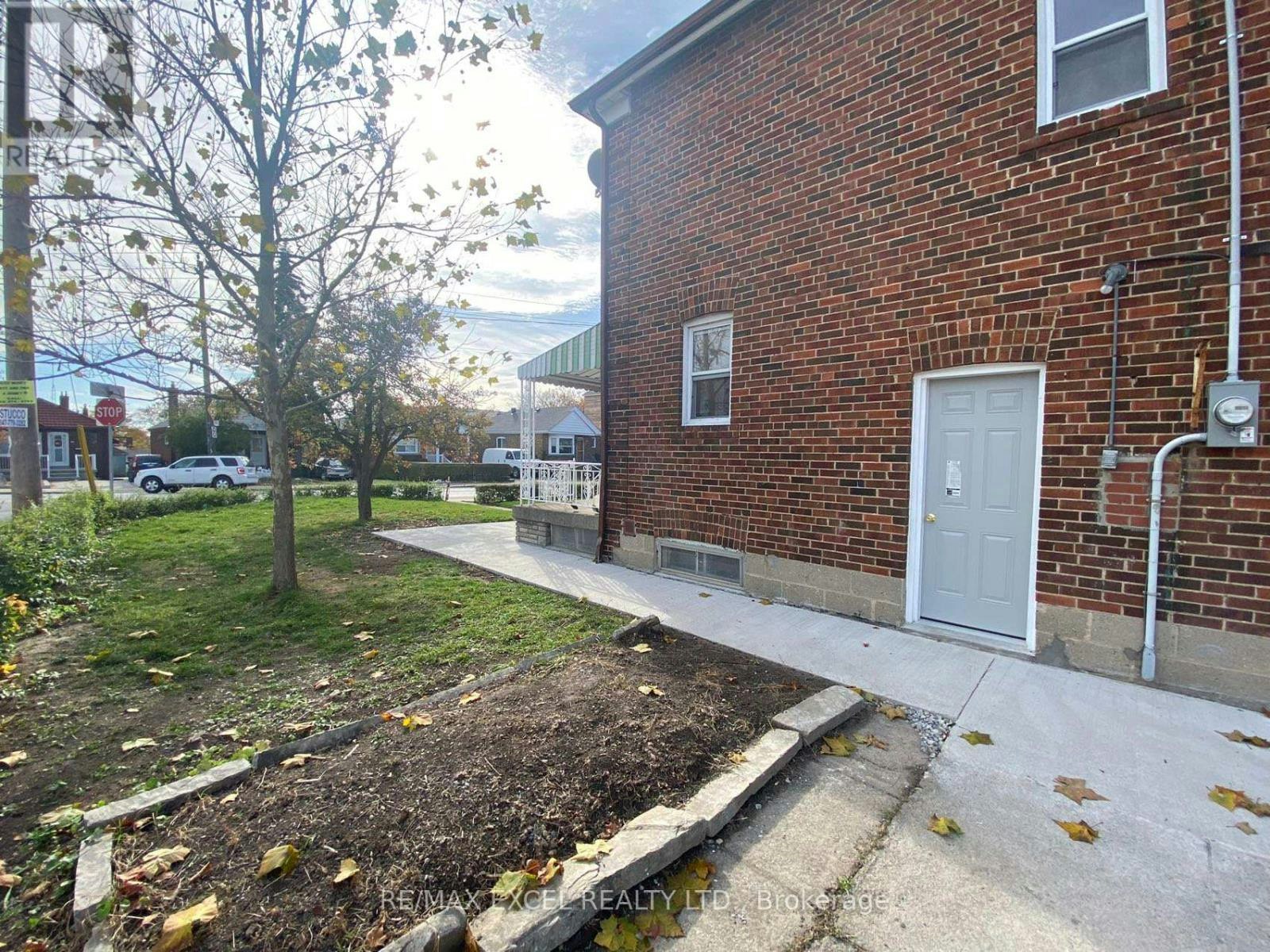 443 Vaughan Road, Toronto, ON, M6C 2P4 - 31