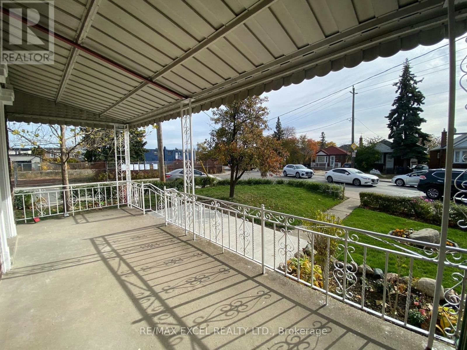 443 Vaughan Road, Toronto, ON, M6C 2P4 - 5
