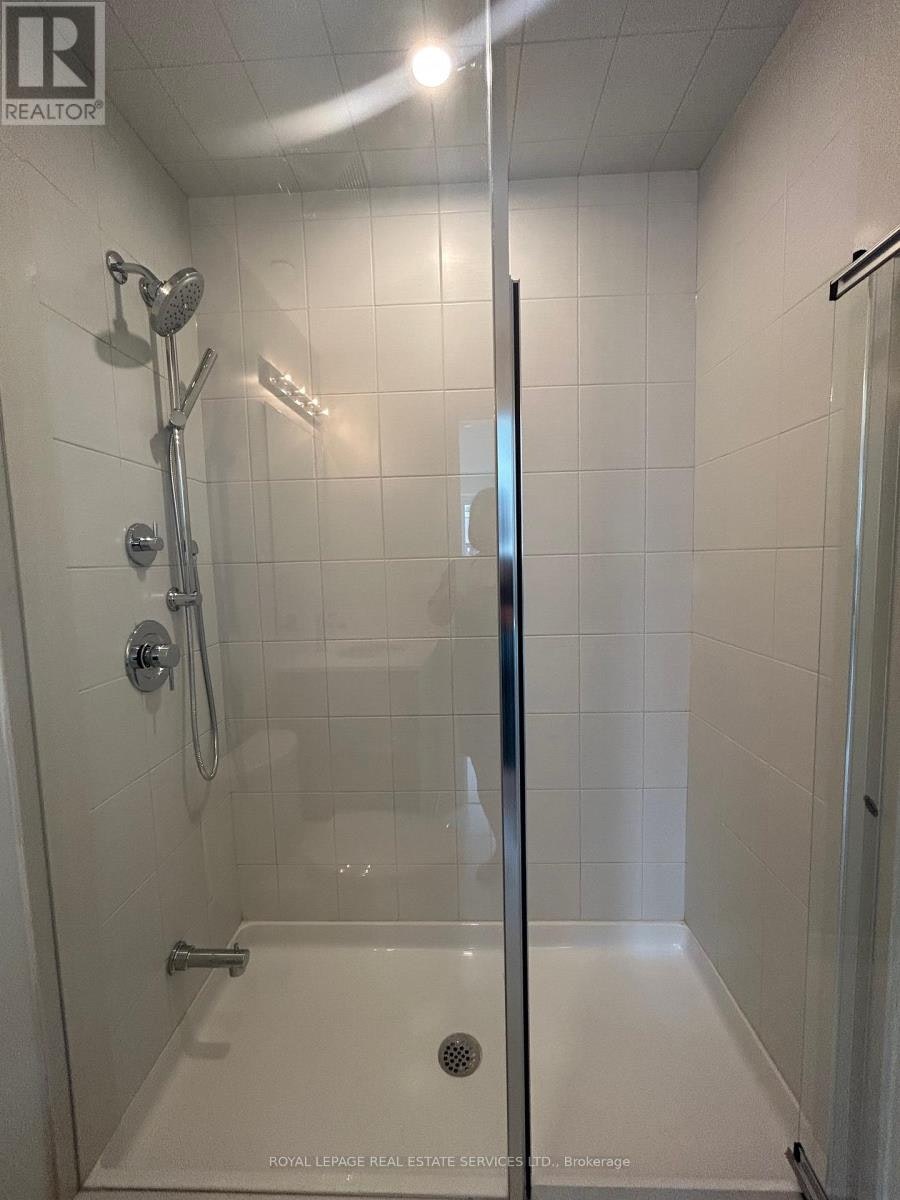 18-3405 Ridgeway Drive E, Mississauga, ON, L5L 0B9 - 18