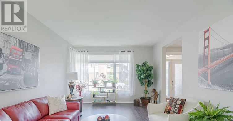 451 Longworth Avenue, Ottawa, ON, K1T 0T7 - 8