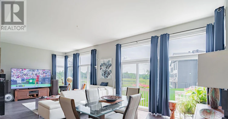 451 Longworth Avenue, Ottawa, ON, K1T 0T7 - 5