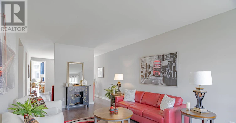 451 Longworth Avenue, Ottawa, ON, K1T 0T7 - 9