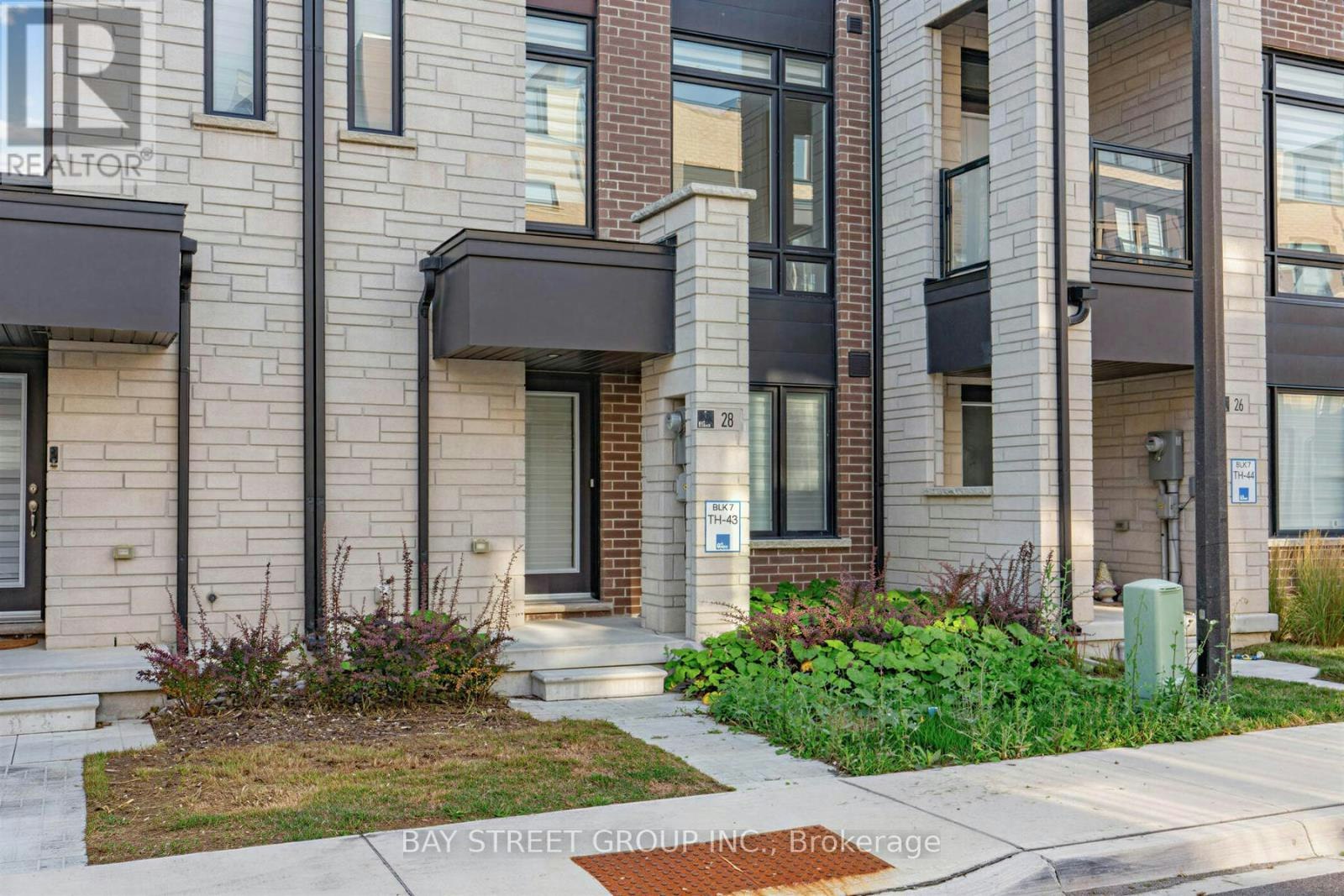 28 Credit Lane, Richmond Hill, ON, L4E 1G9 - 2