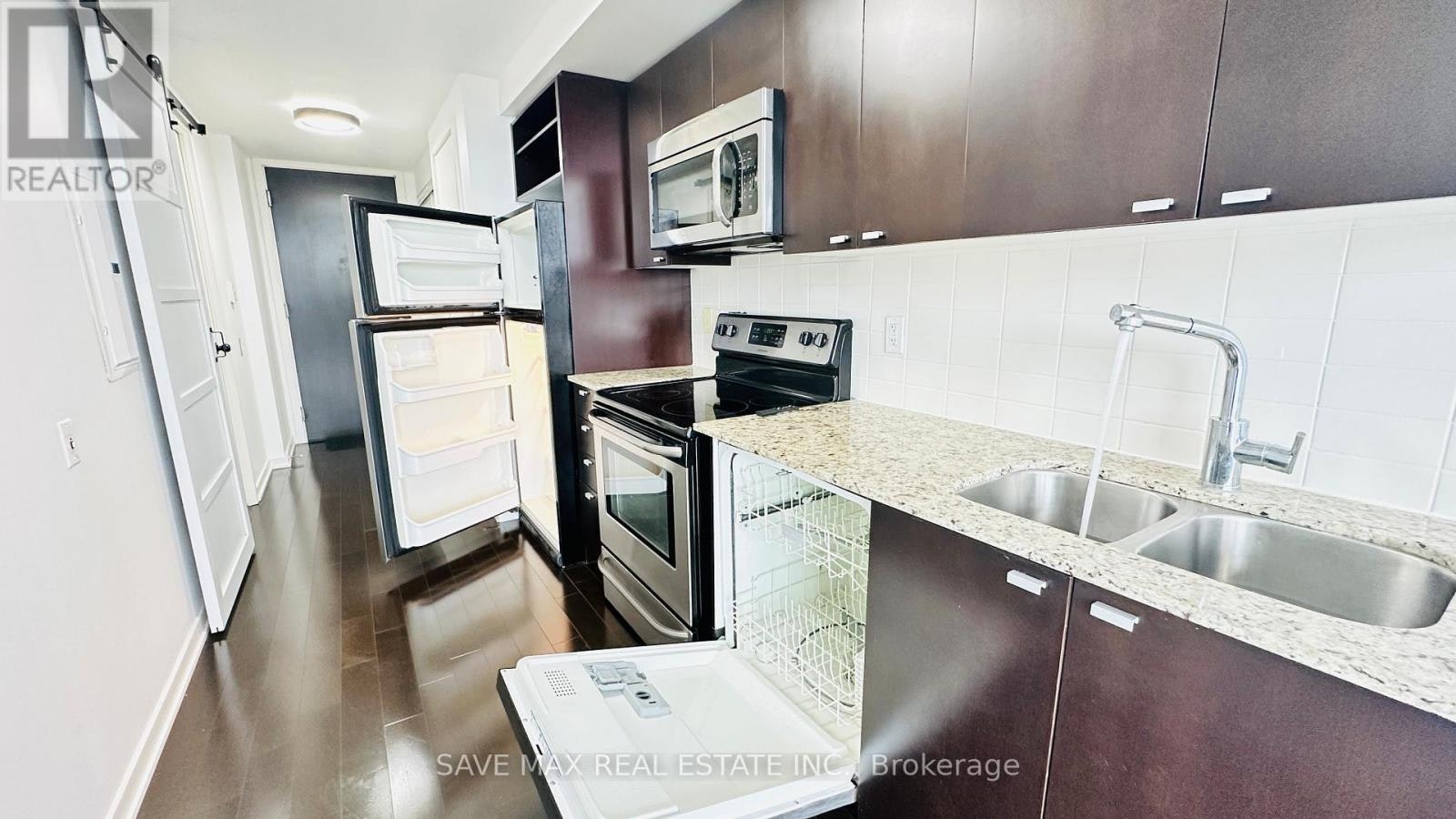 3213-105 The Queensway Avenue, Toronto, ON, M6S 2A2 - 9