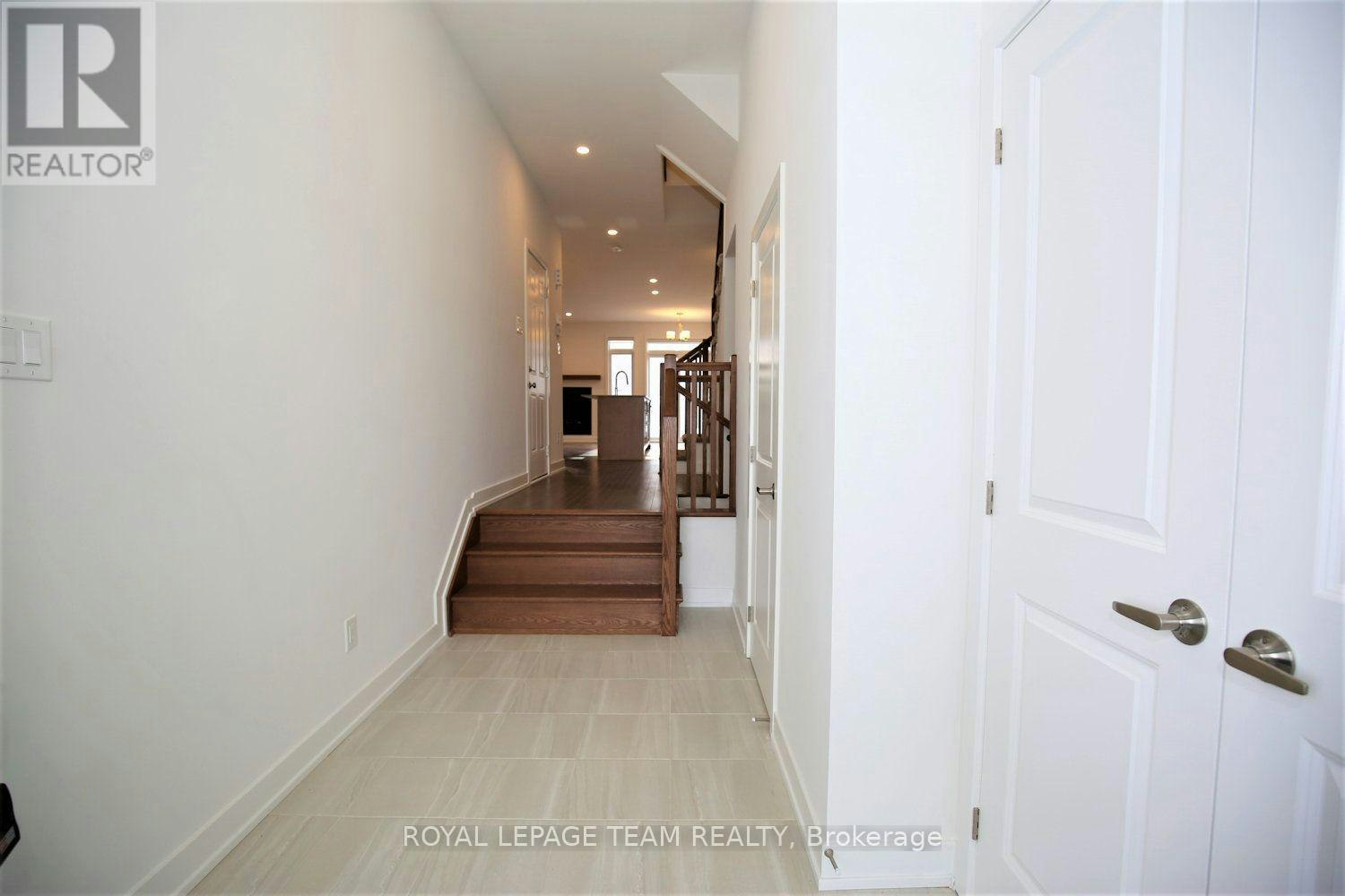 258 Monticello Avenue, Ottawa, ON, K2S 2S1 - 8