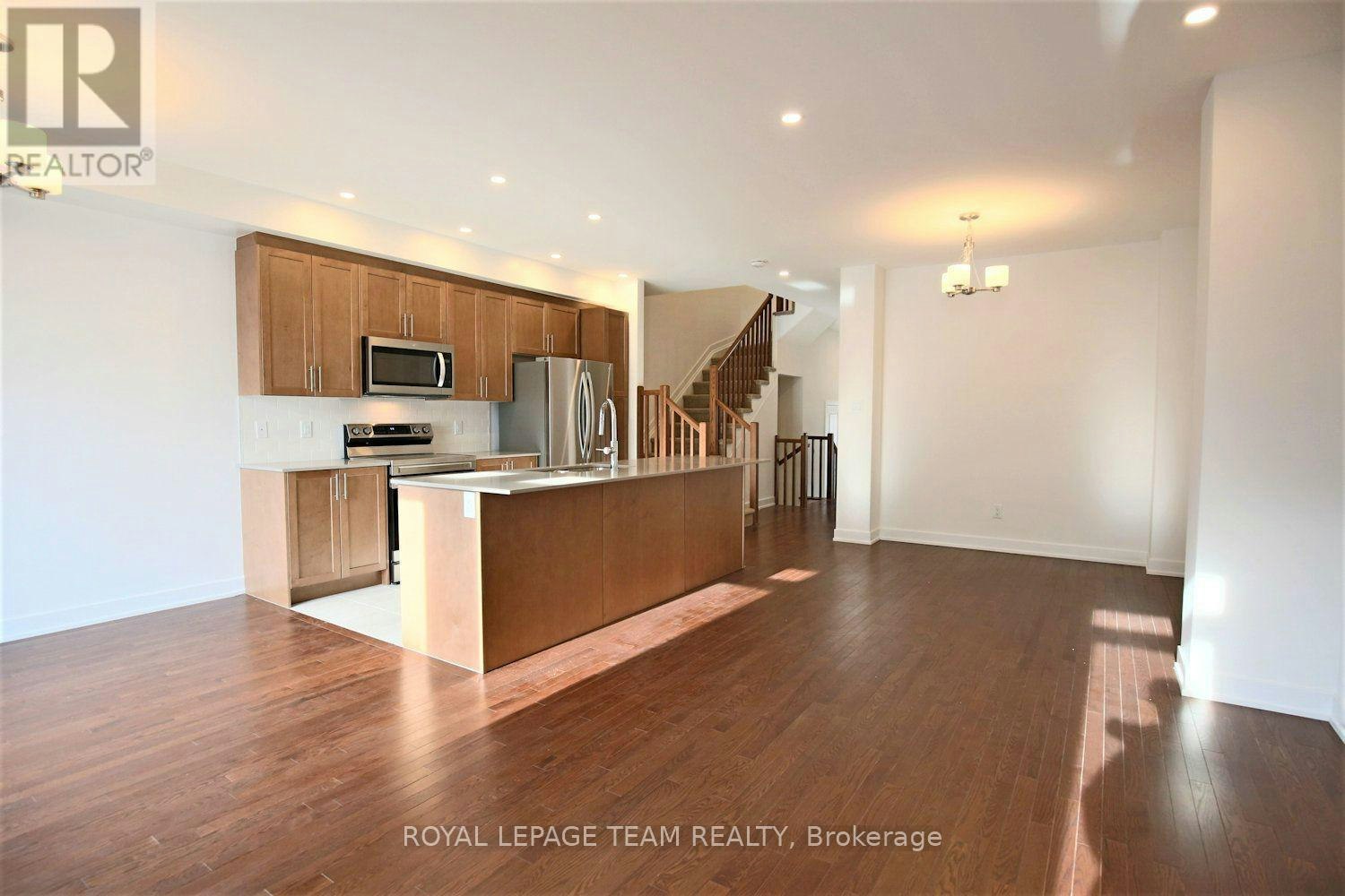 258 Monticello Avenue, Ottawa, ON, K2S 2S1 - 3