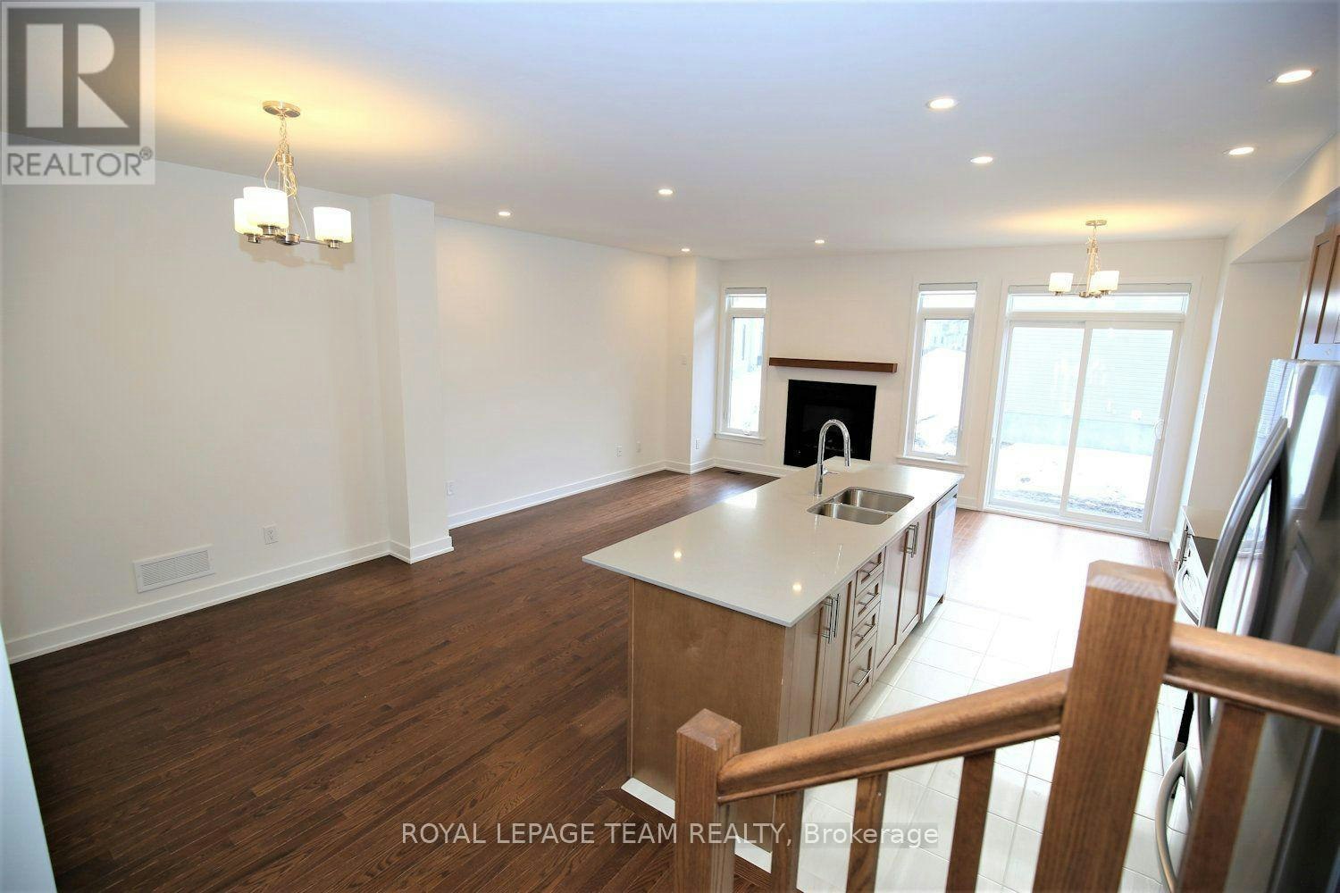 258 Monticello Avenue, Ottawa, ON, K2S 2S1 - 10