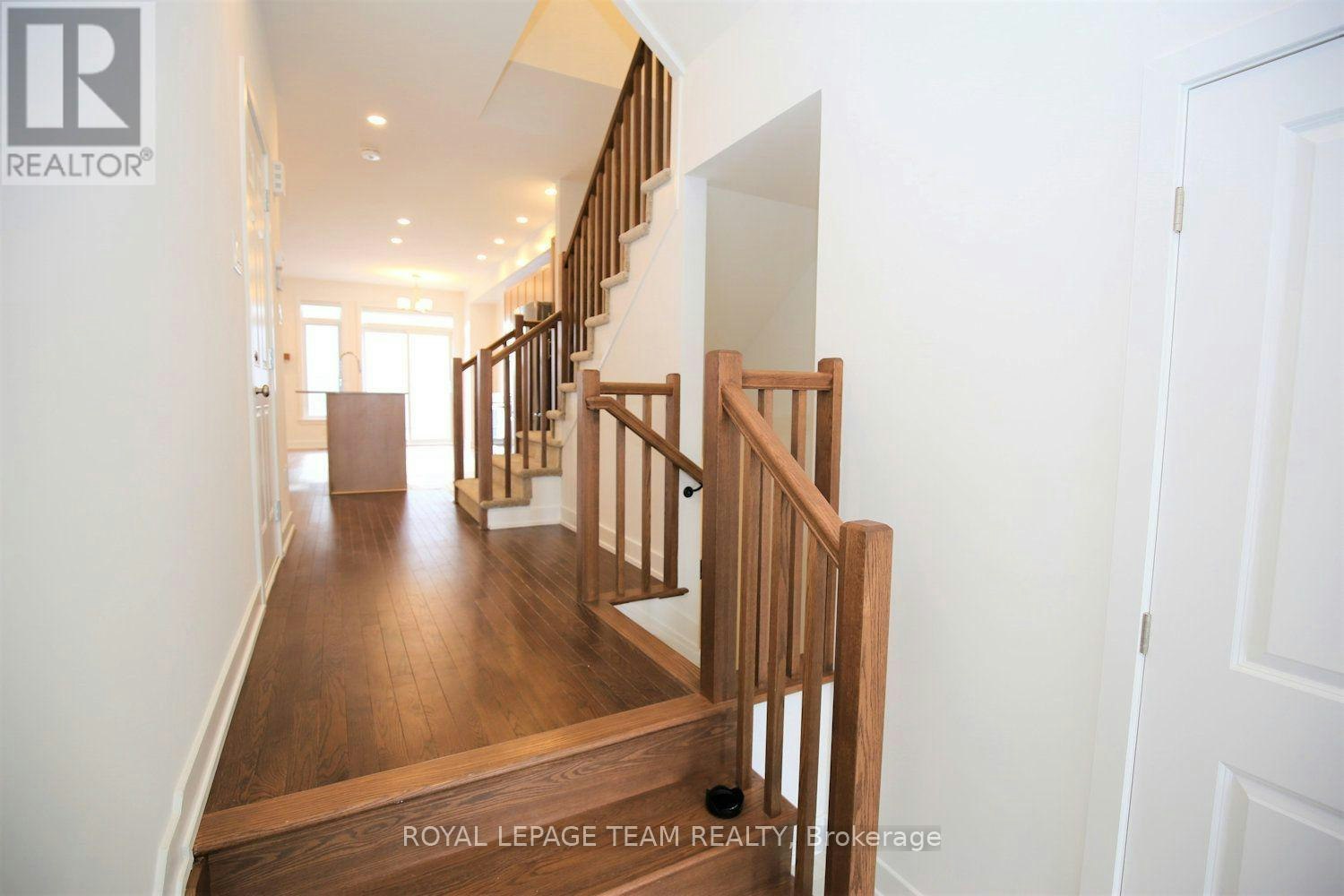 258 Monticello Avenue, Ottawa, ON, K2S 2S1 - 9