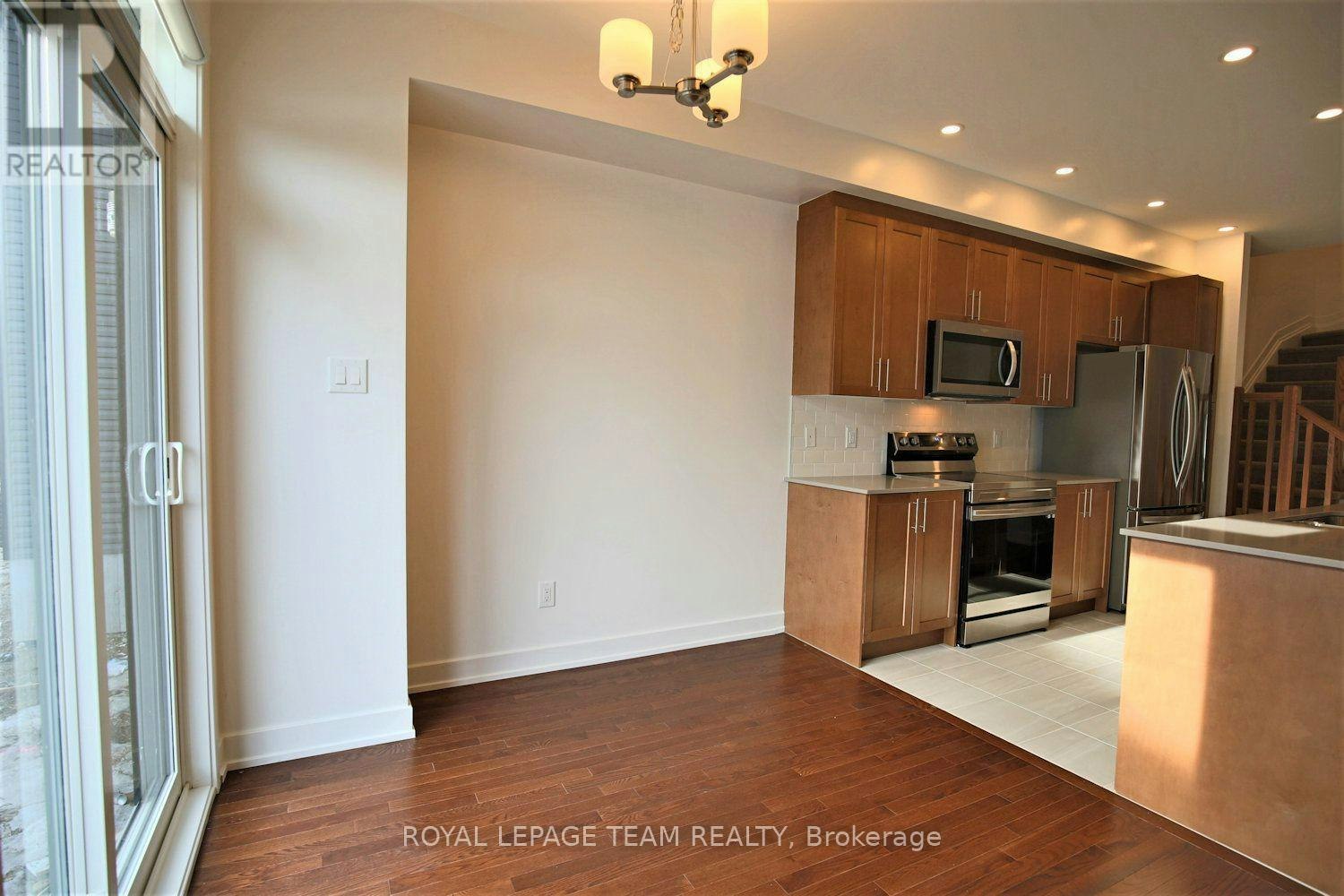 258 Monticello Avenue, Ottawa, ON, K2S 2S1 - 20