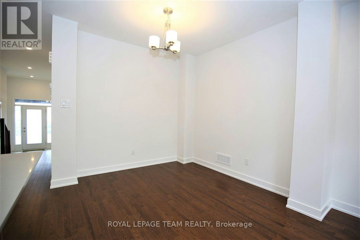 258 Monticello Avenue, Ottawa, ON, K2S 2S1 - 11