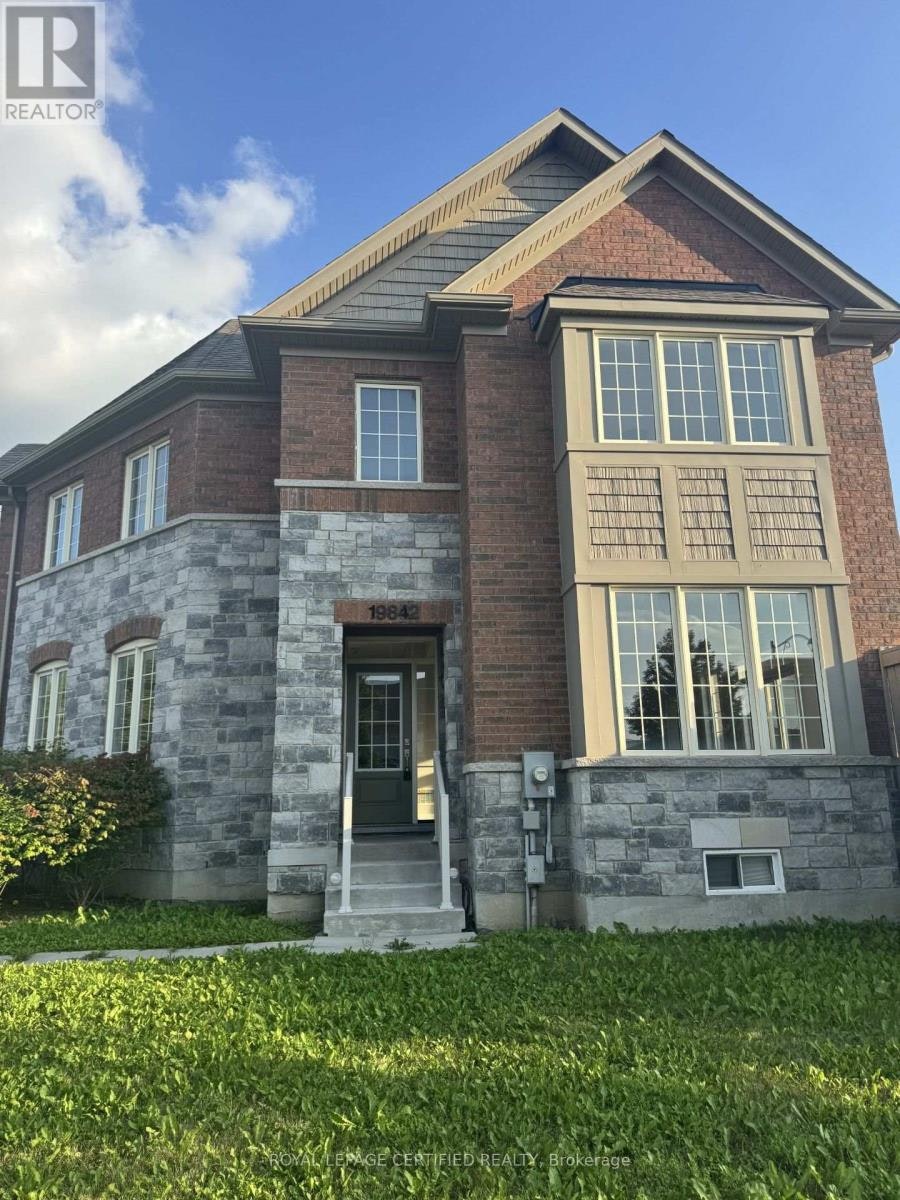 19842 Leslie Street, East Gwillimbury, ON, L0G 1R0